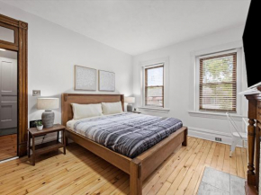 Oakland, Pittsburgh !C Bright and Stylish Private Bedroom with Shared Bathroom